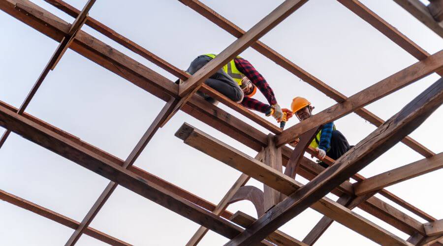 Professional gutter cleaning services in Hoodsport, WA